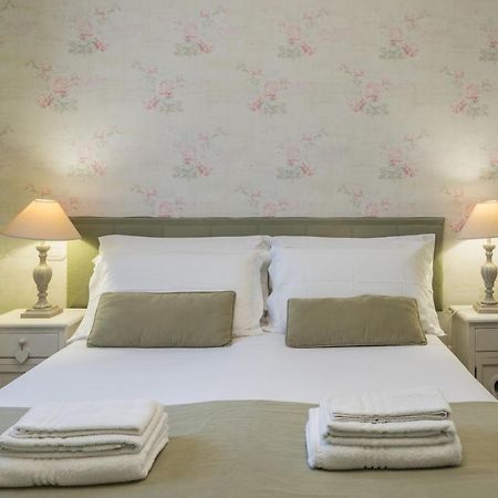 B&B L'Ulivo Fiumicino Bagian luar foto
