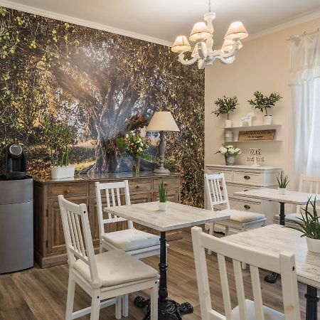 B&B L'Ulivo Fiumicino Bagian luar foto