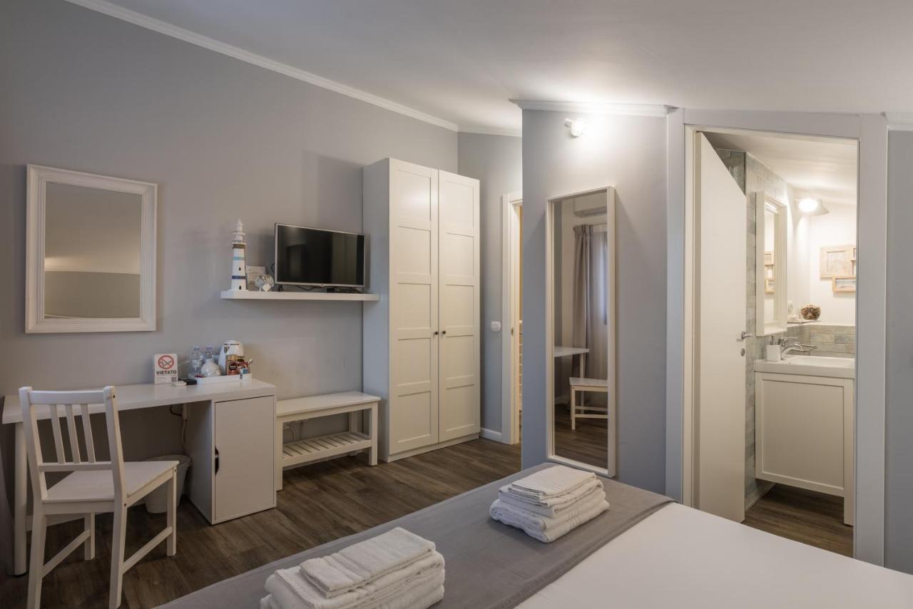 B&B L'Ulivo Fiumicino Bagian luar foto