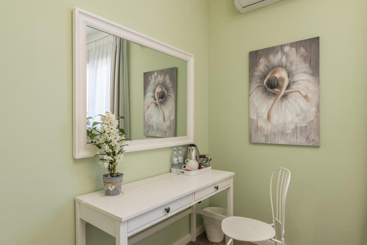 B&B L'Ulivo Fiumicino Bagian luar foto
