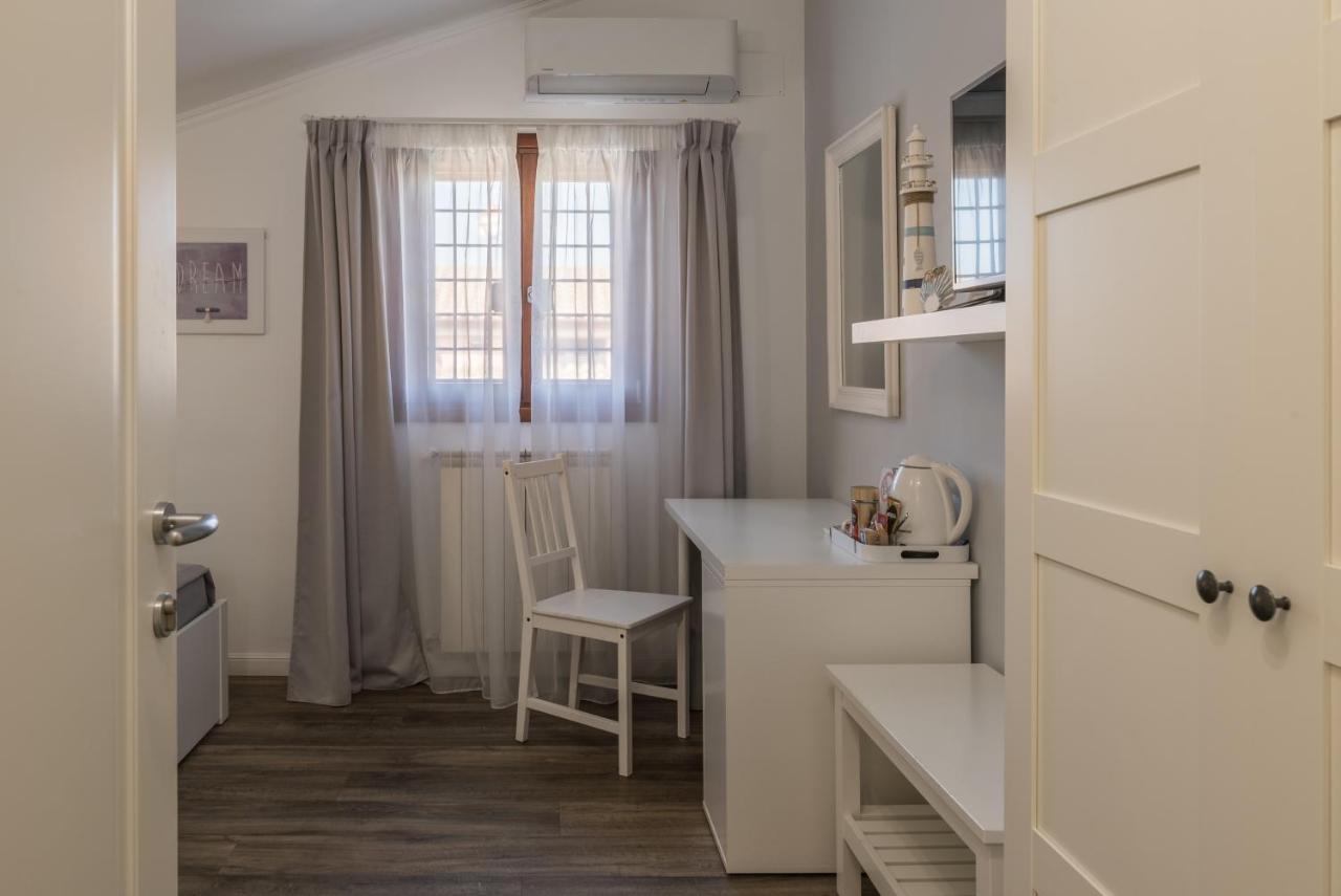 B&B L'Ulivo Fiumicino Bagian luar foto