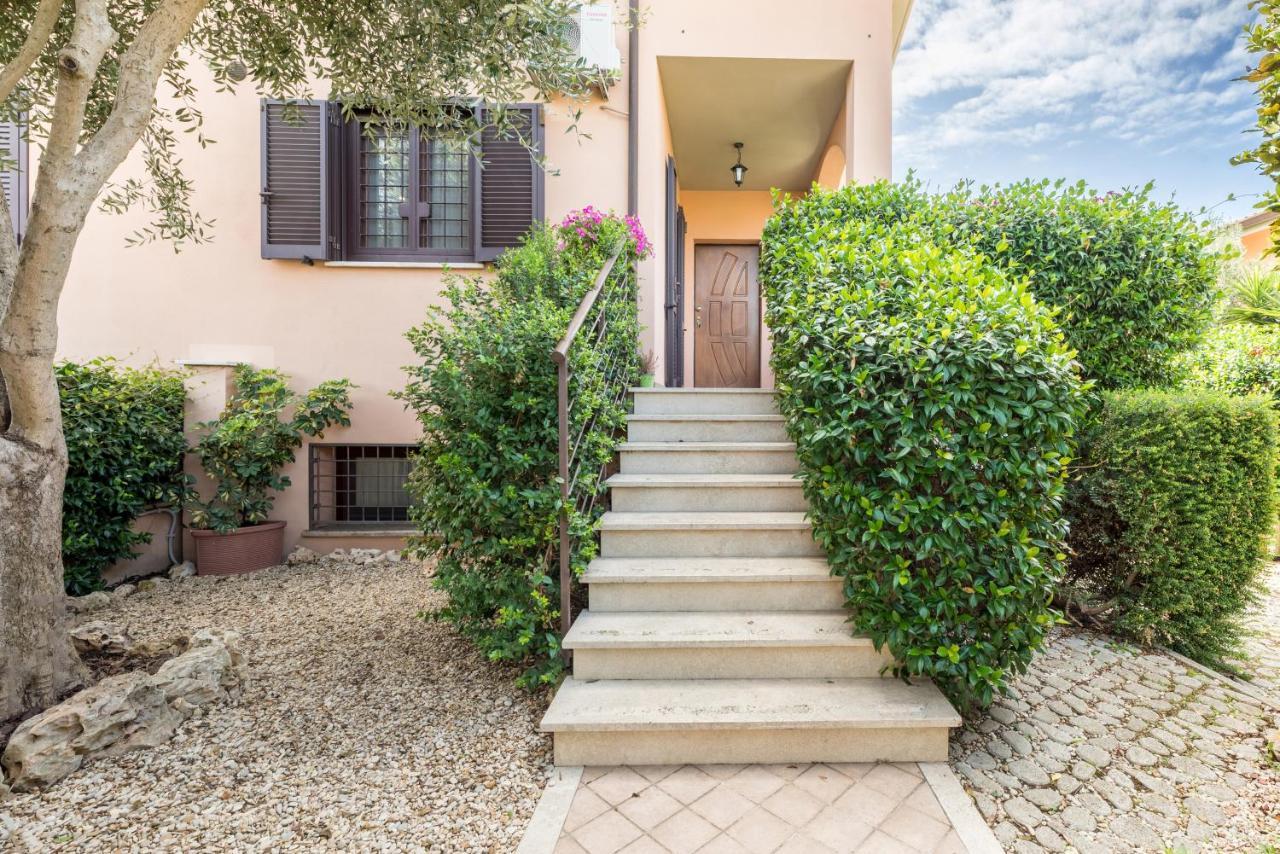 B&B L'Ulivo Fiumicino Bagian luar foto